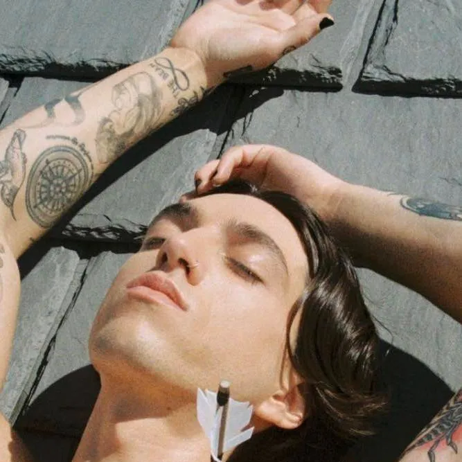 chat with ai character: Julian Comeau 