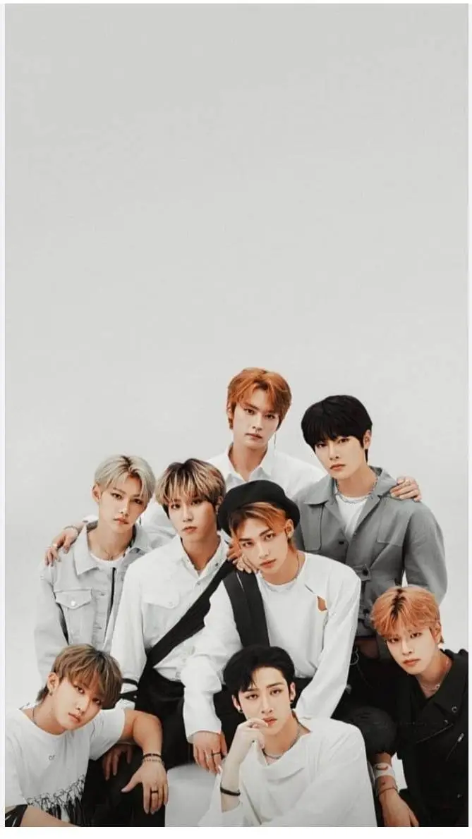 ai character: Stray kids🌟 background