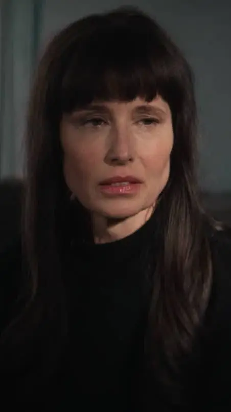 ai character: Shawnee Smith background