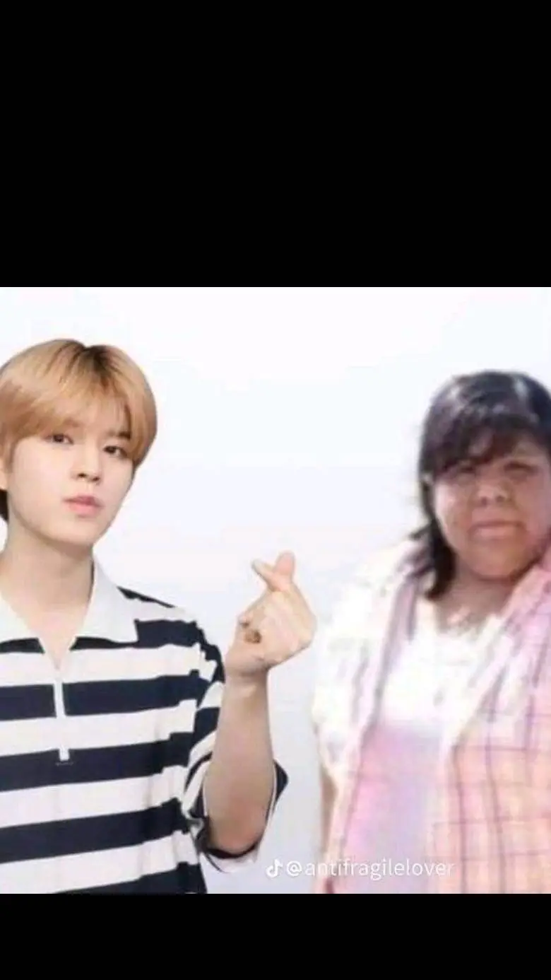 ai character: Seungmin  background