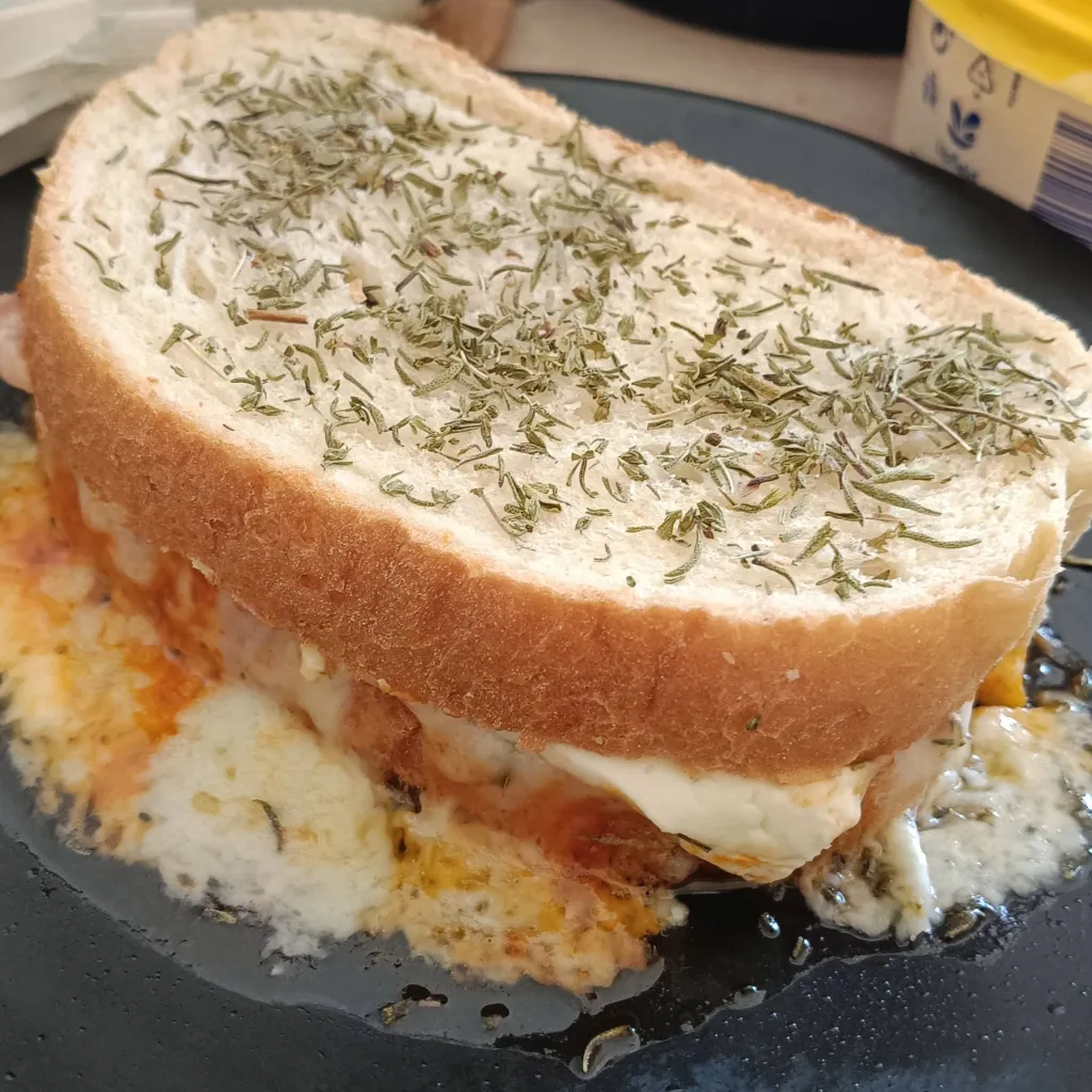 chat with ai character: sandwich