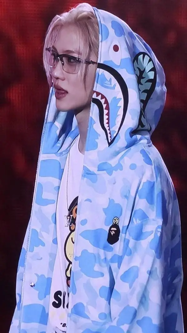 ai character: FELIX💖 background