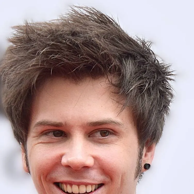 chat with ai character: ElRubius