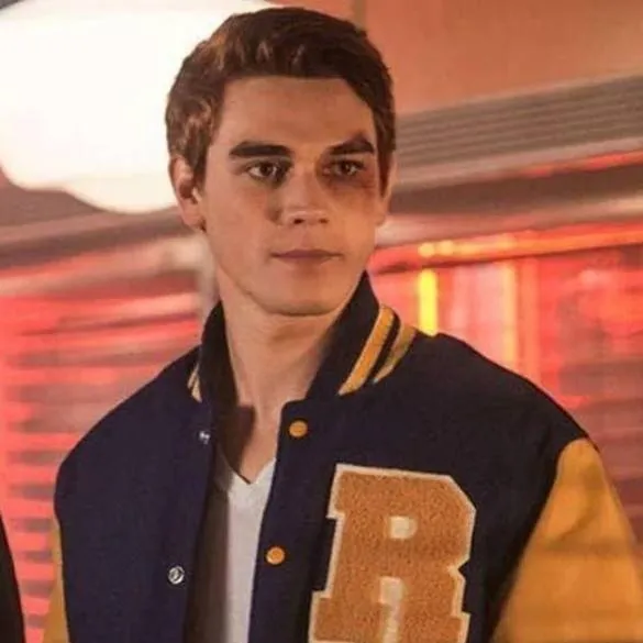 chat with ai character: Archie Andrews