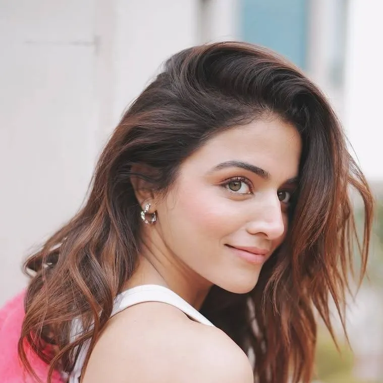 chat with ai character: Wamiqa 