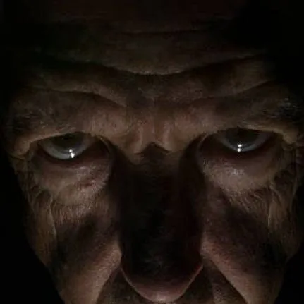 chat with ai character: Creep