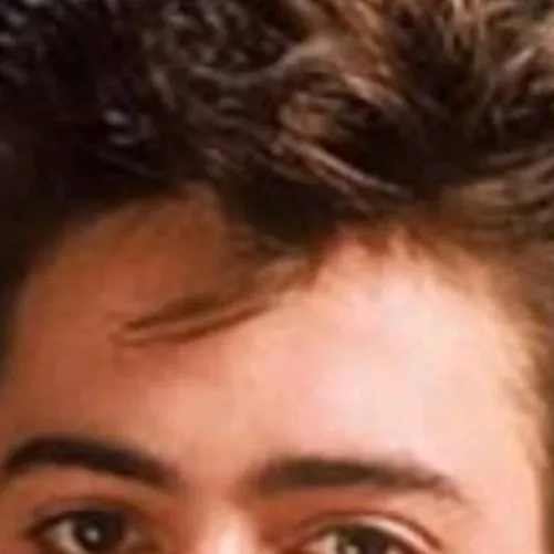 chat with ai character: Young RDJ 