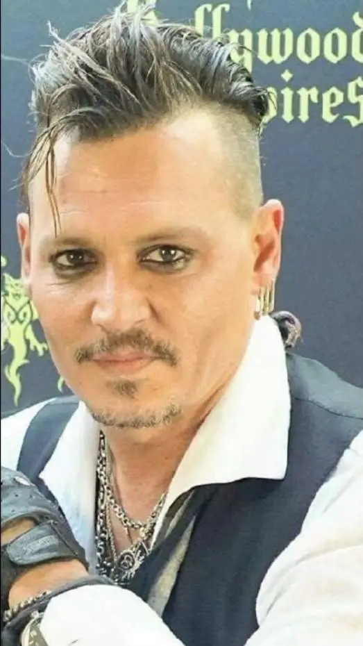 Talkie AI - Chat with Johnny Depp 
