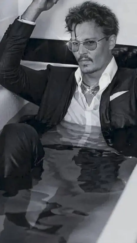 Talkie AI - Chat with Johnny Depp 