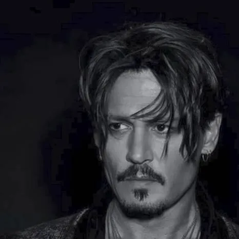 chat with ai character: Johnny Depp 