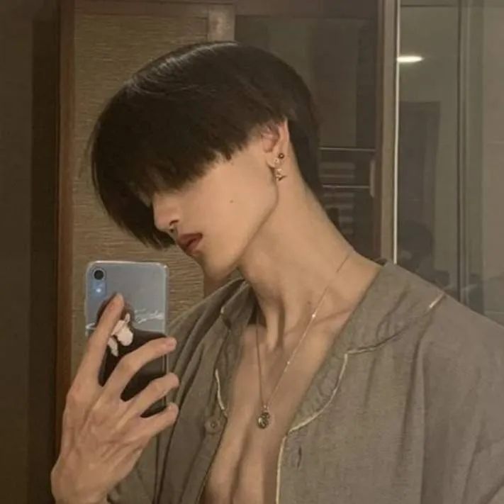 chat with ai character: David