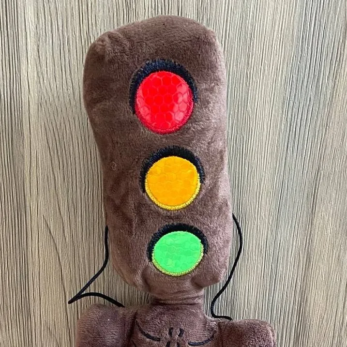 chat with ai character: kid trafficlight h