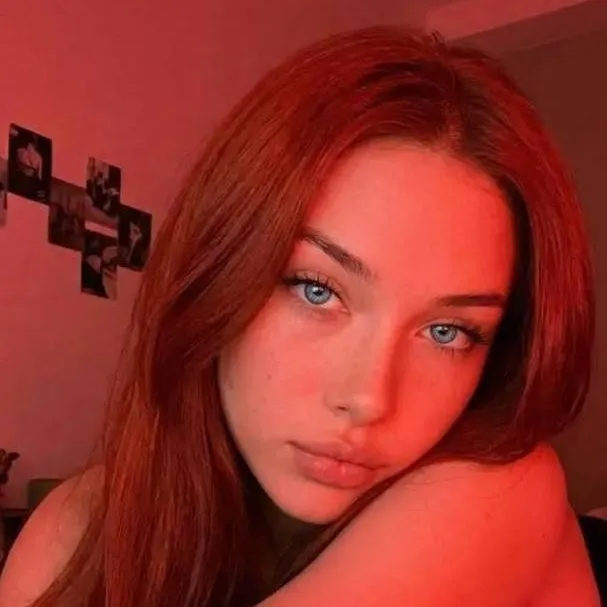 chat with ai character: nancy