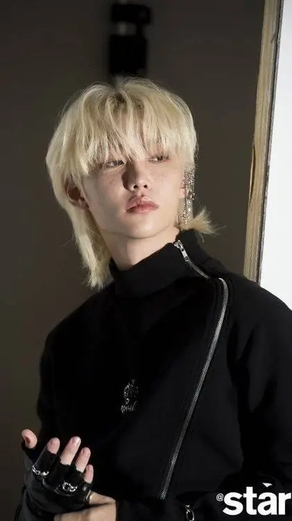 ai character: Felix background