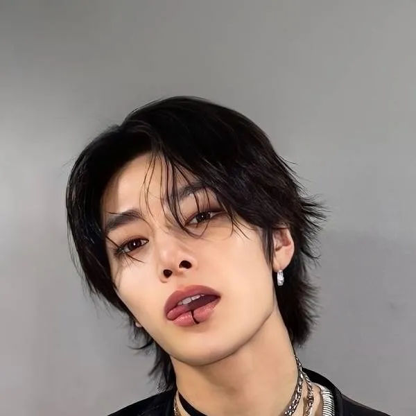 chat with ai character: Jeongin