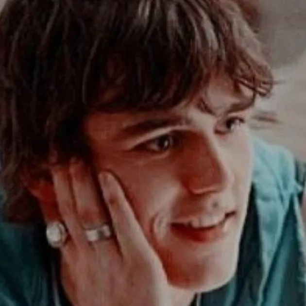 chat with ai character: Sunset Curve