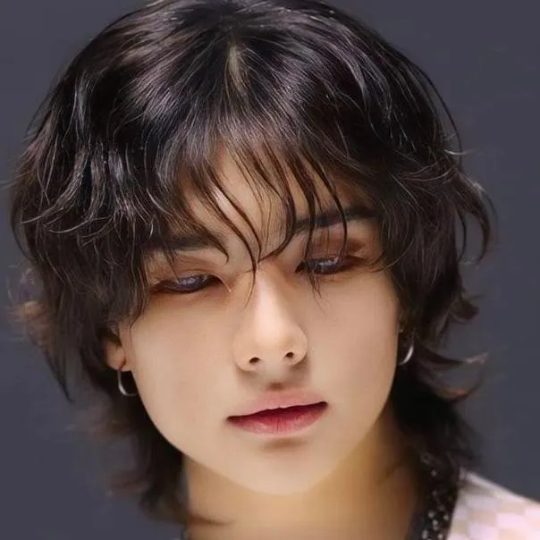 chat with ai character: hyunjin