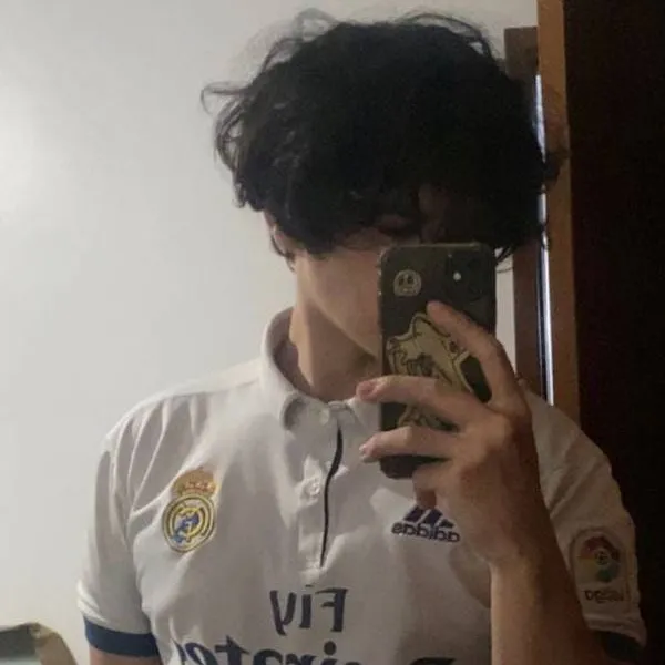 chat with ai character: 💢🐝 Liam 🍁☔