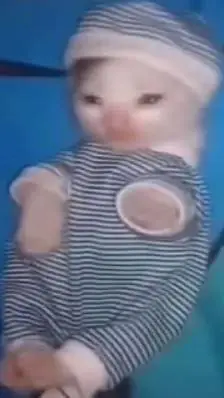 ai character: 👑gatito C R👑 background