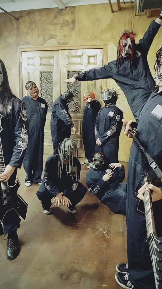 Talkie AI - Chat with Slipknot 