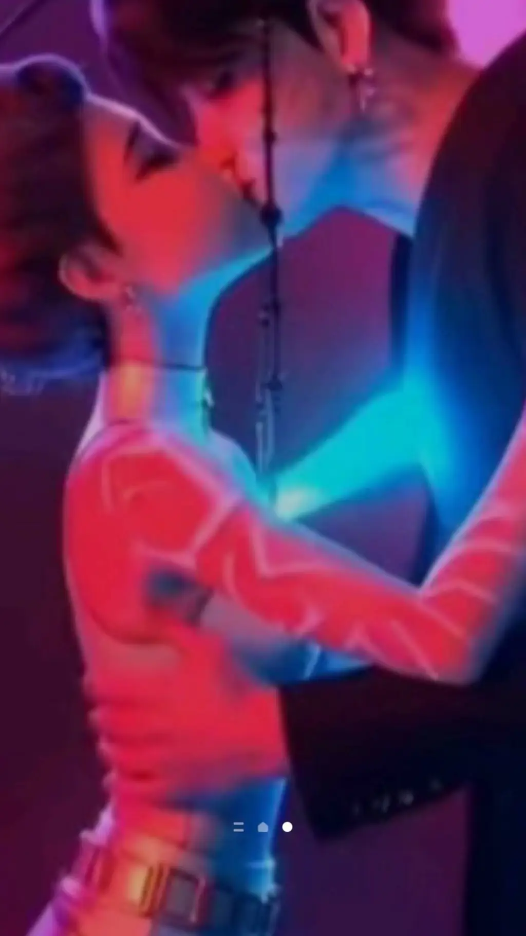 ai character: RuJinu Parents background