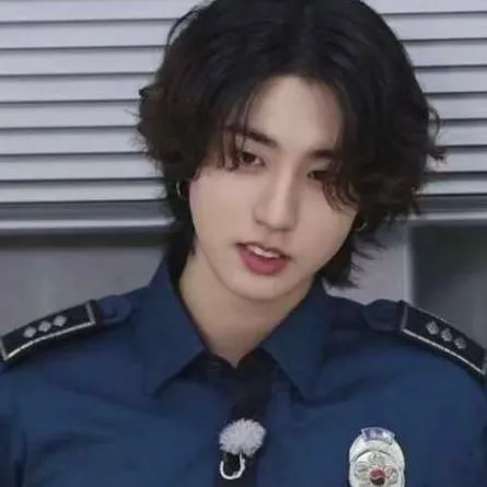 chat with ai character: ☆HAN☆