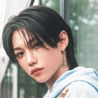 chat with ai character: ☆🐥Felix🐥☆