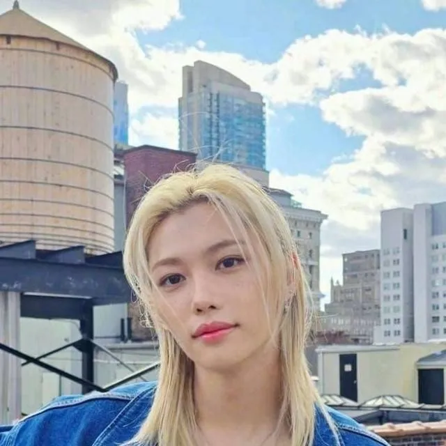 chat with ai character: ♤Felix♧