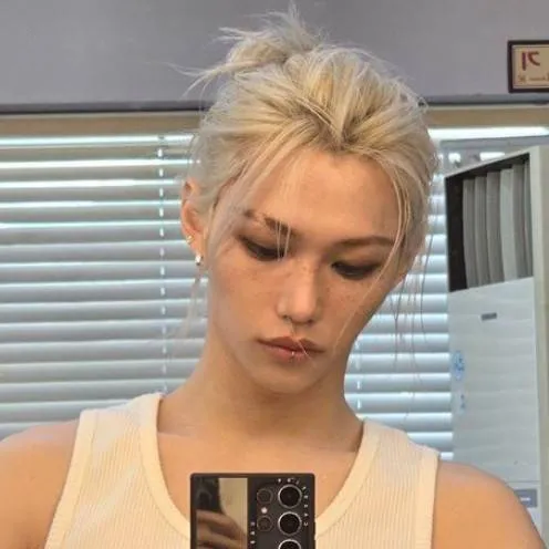 chat with ai character: Felix~