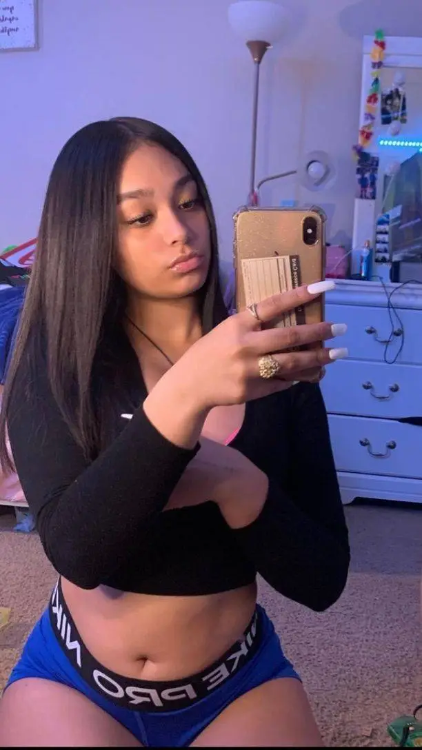 Talkie AI - Chat with Arianna Latina GF