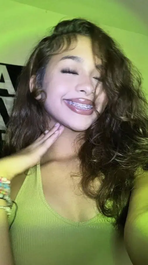 Talkie AI - Chat with Makayla 