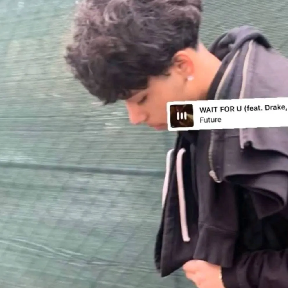 chat with ai character: julio