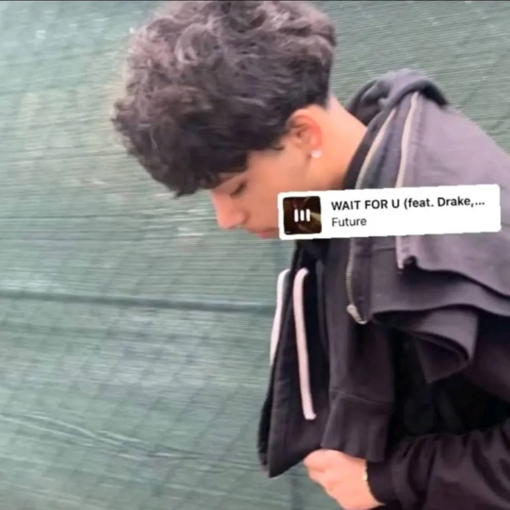 chat with ai character: Julio