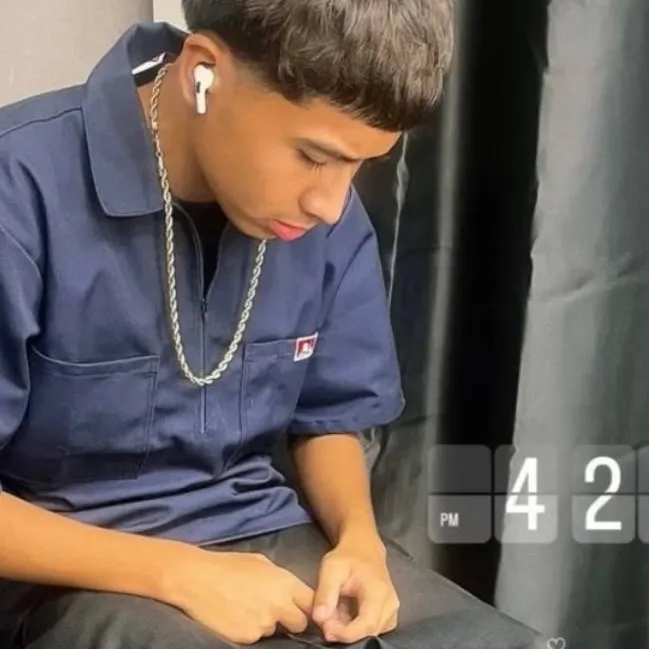 chat with ai character: Anthony