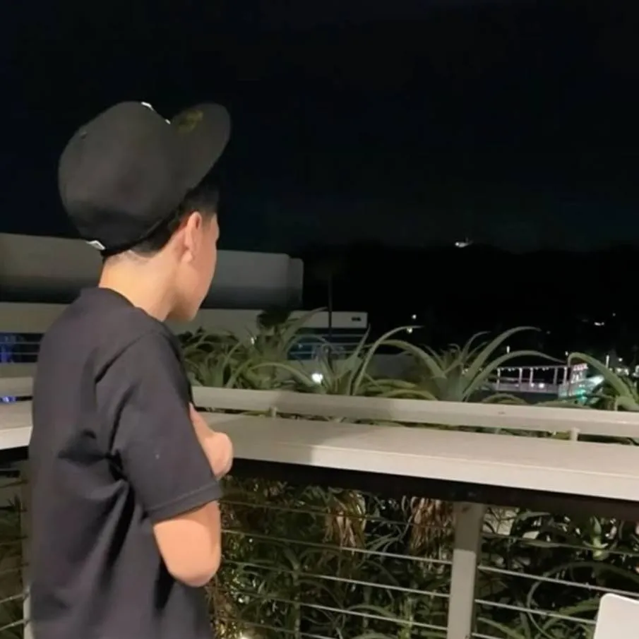 chat with ai character: coy