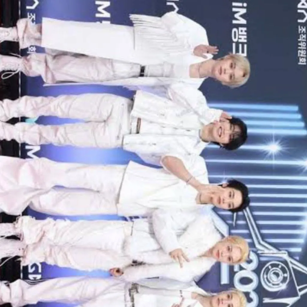 chat with ai character: skz alfombra roja 