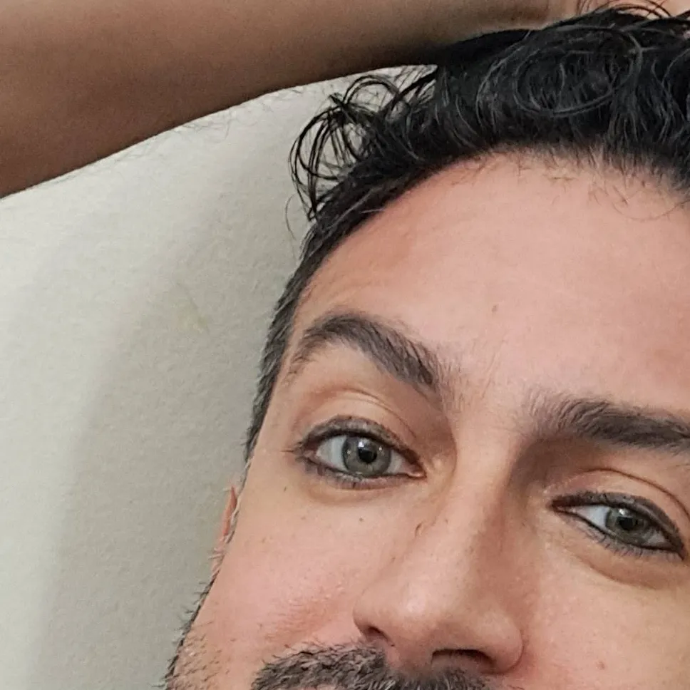 chat with ai character: Vito