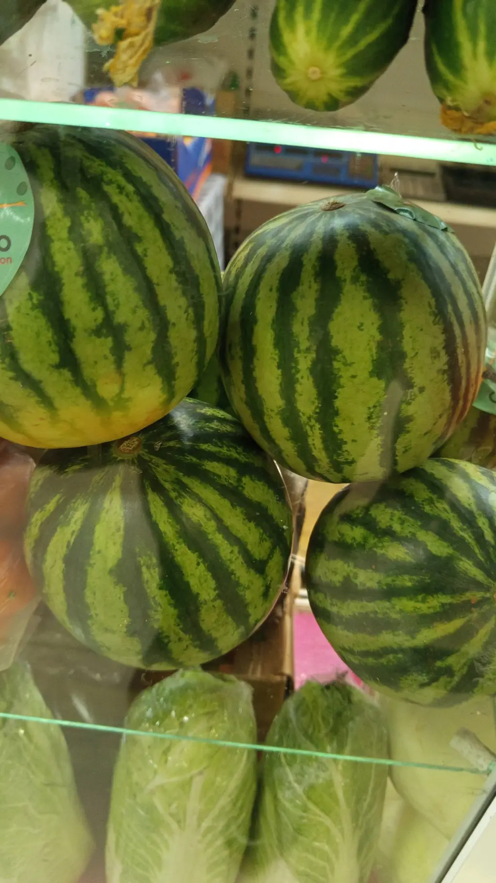 ai character: мама background