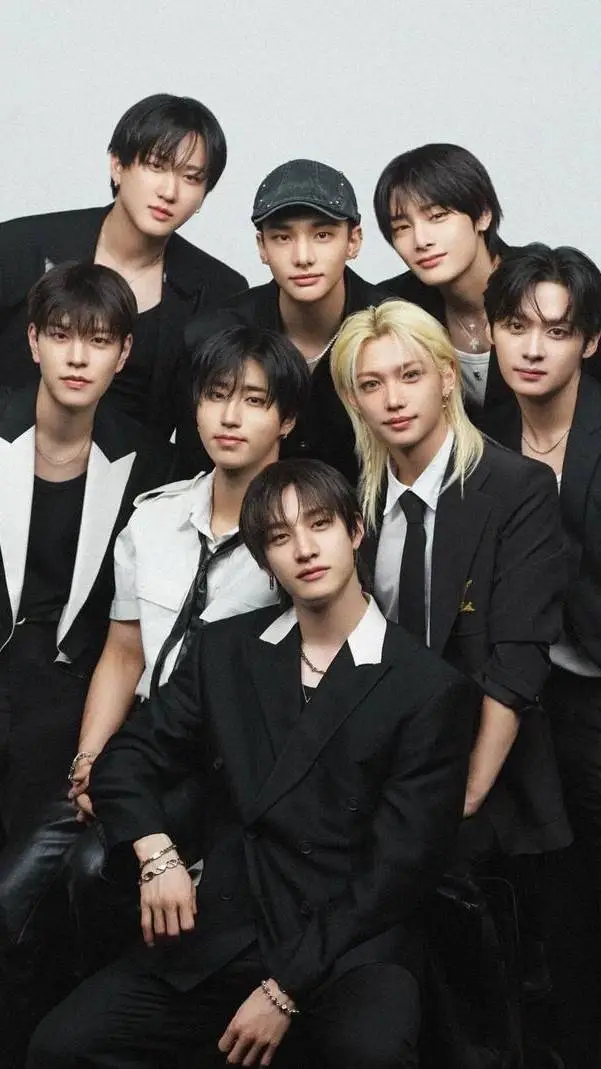 ai character: ☆StrayKids Bro☆ background