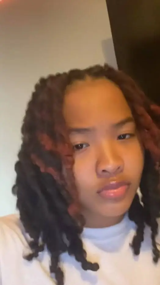 ai character: tru  background