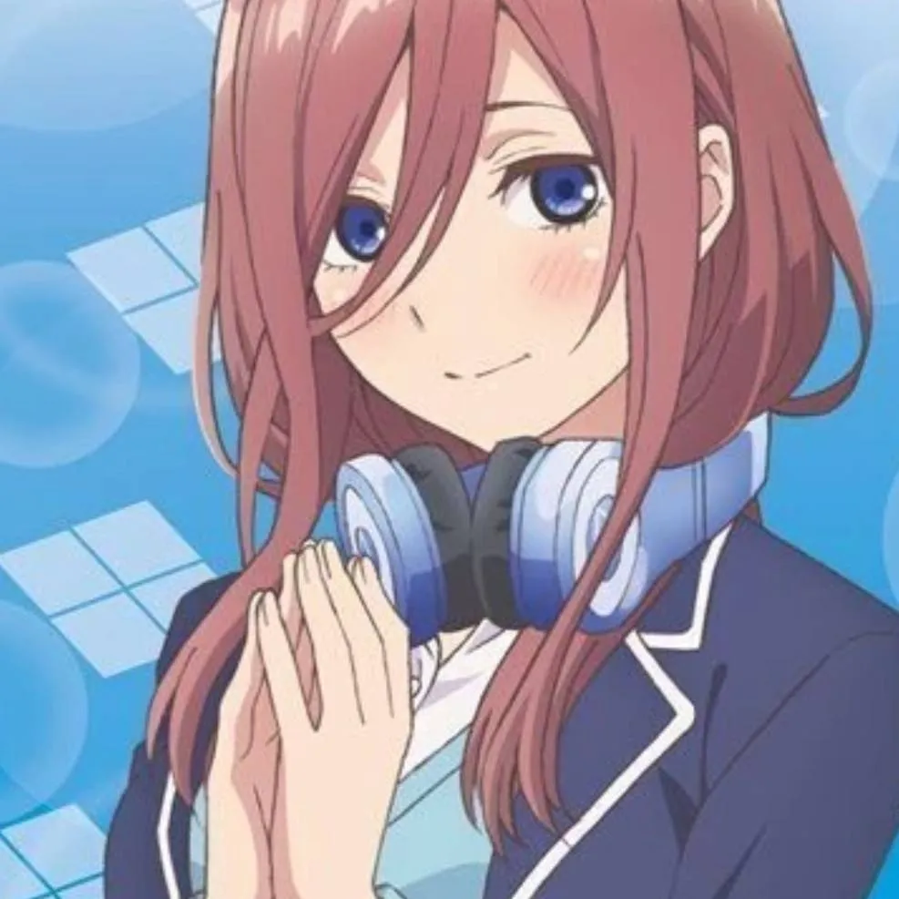 chat with ai character: historia algo rara