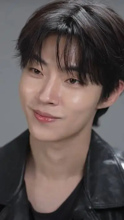 Talkie AI - Chat with Hwang