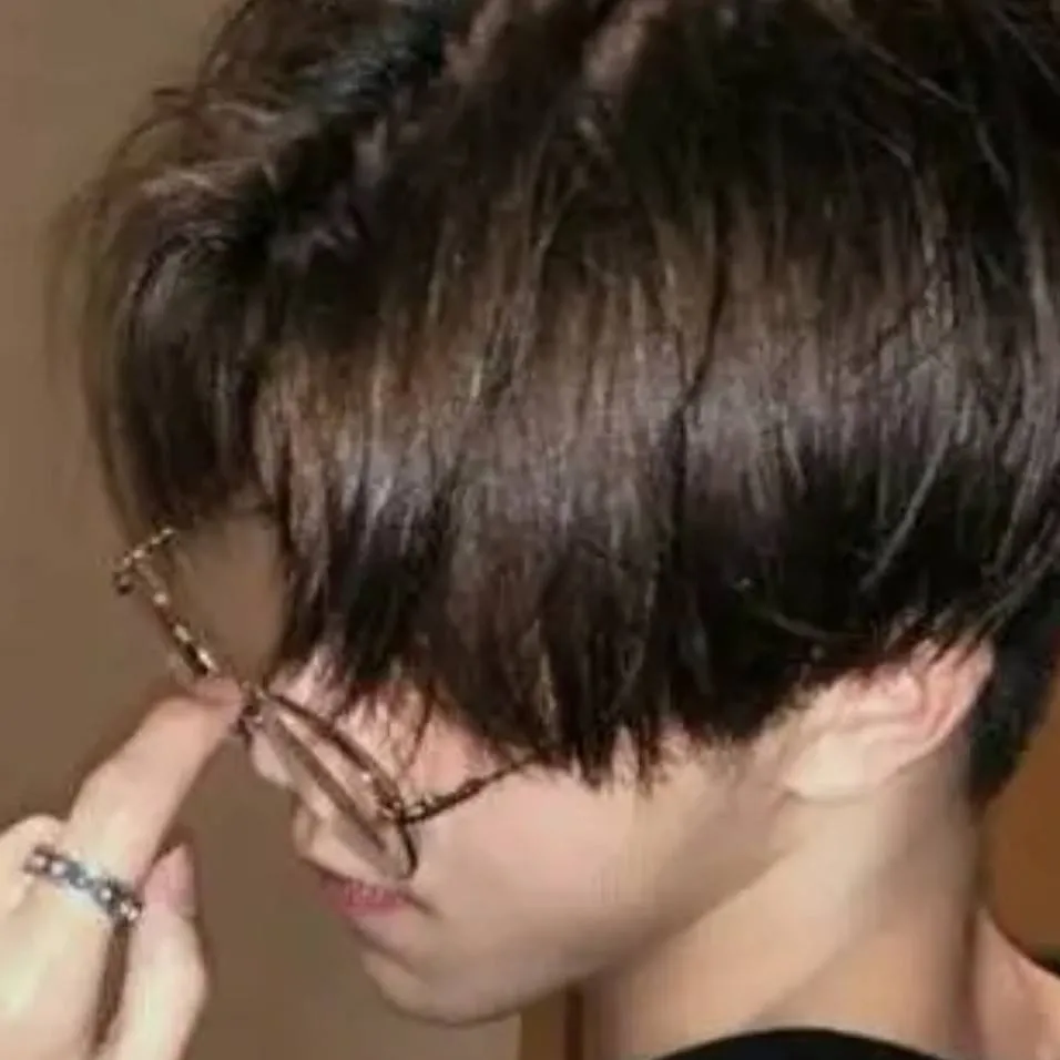 chat with ai character: Noah