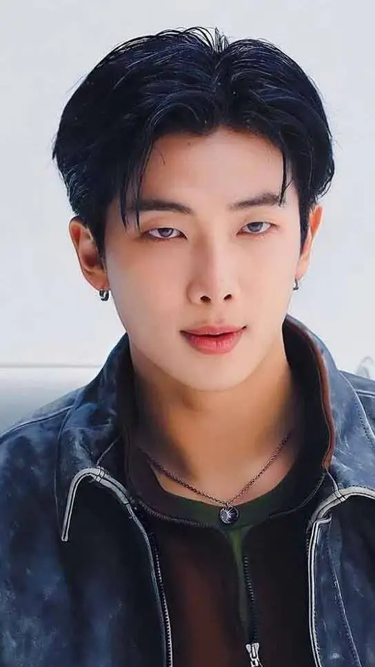ai character: RM migliore amico💪 background