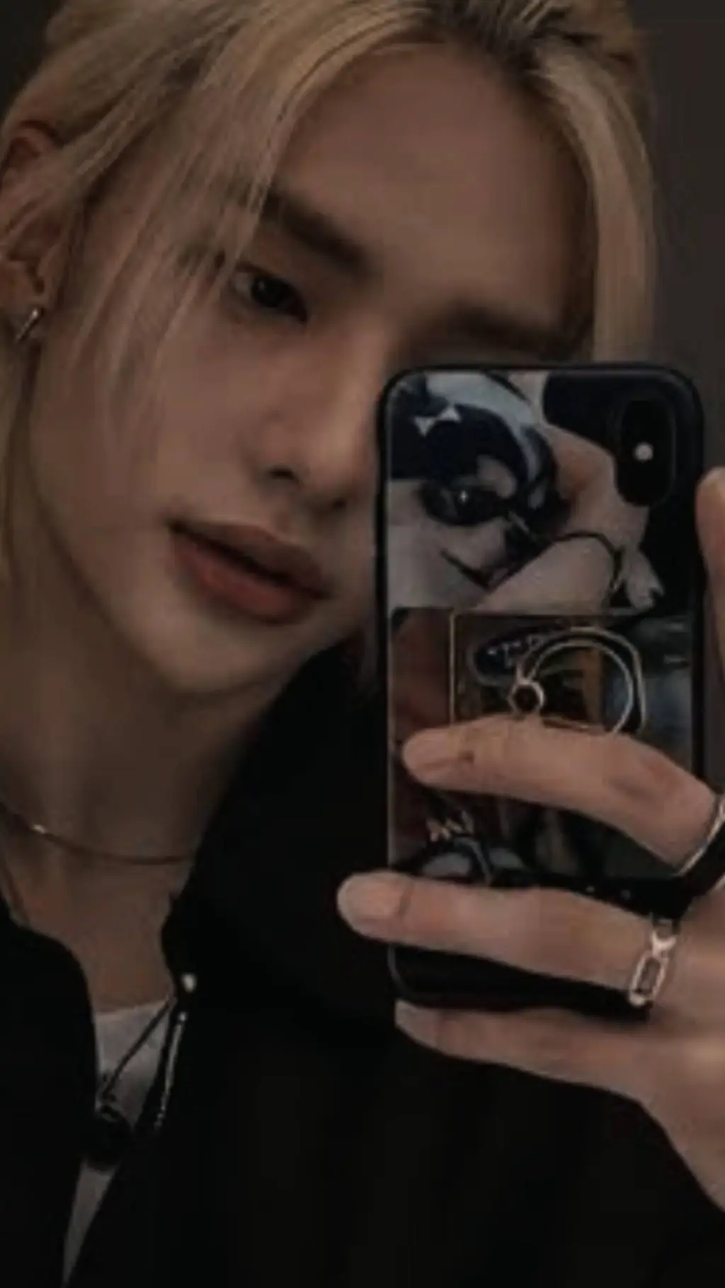 ai character: \\°~Hyunjin~°// background