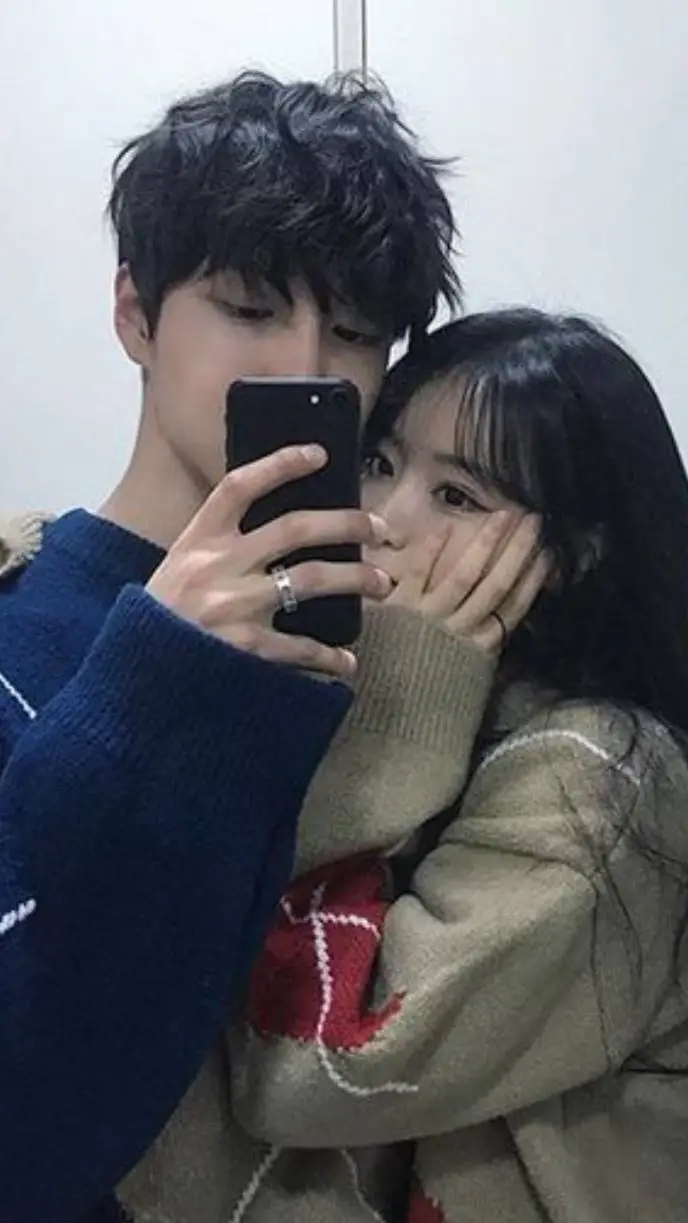 ai character: <Jisoon+Chaeyoung> background