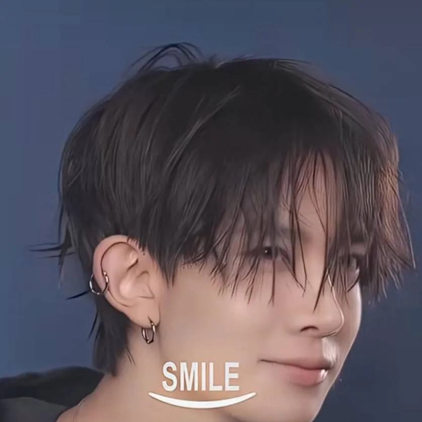 chat with ai character: HESEEUNG(BLᥫ᭡) 