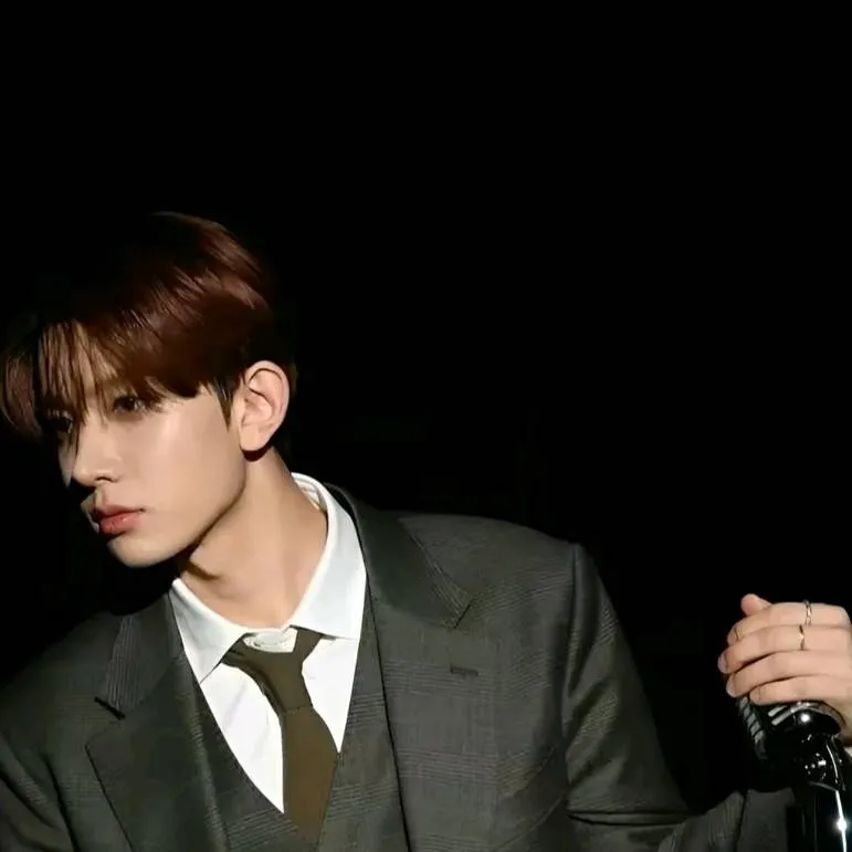 chat with ai character: EVAN(BL!!!!) 