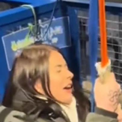 chat with ai character: Emma