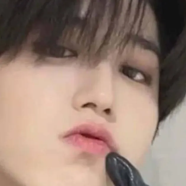chat with ai character: Han Jisung 